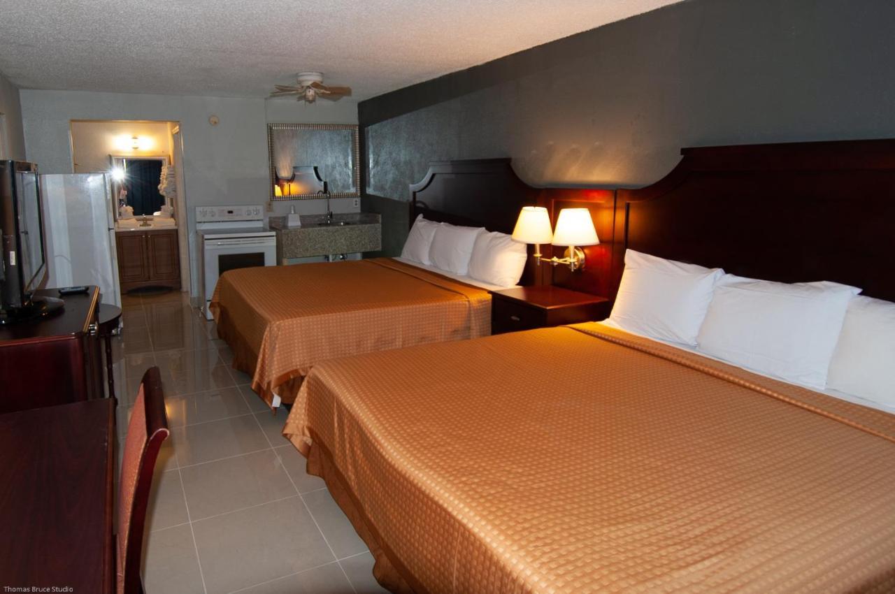 Express Inn & Suites - 5 Miles From St Petersburg Clearwater Airport Buitenkant foto